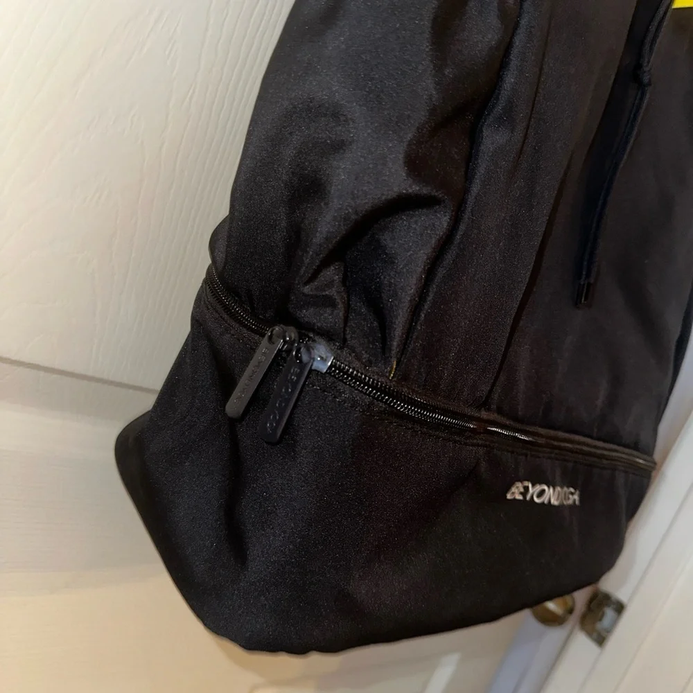 NWT Beyond Yoga Black Tote Bag Backpack gym travel athletic